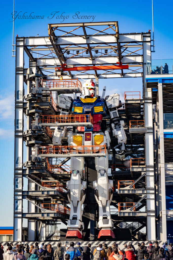 昼のガンダムファクトリーヨコハマと実物大ガンダム