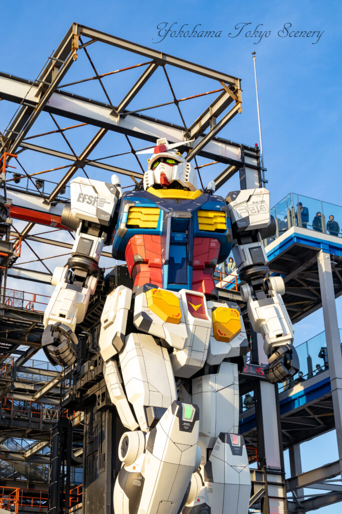昼のガンダムファクトリーヨコハマと実物大ガンダム